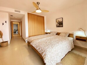 2 chambres, fer et planche à repasser, Wi-Fi gratuit, draps fournis