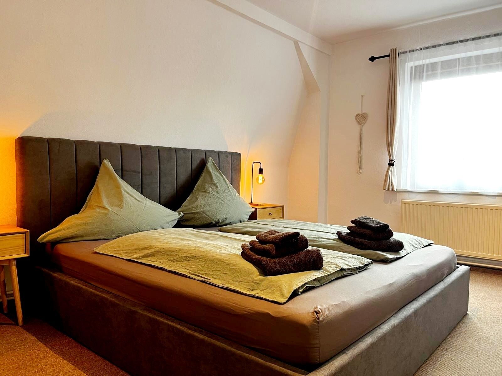 2 bedrooms, travel cot, free WiFi, bed sheets