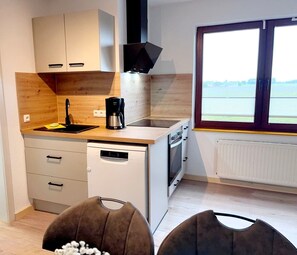 Kühlschrank, Ofen, Herdplatte, Geschirrspüler