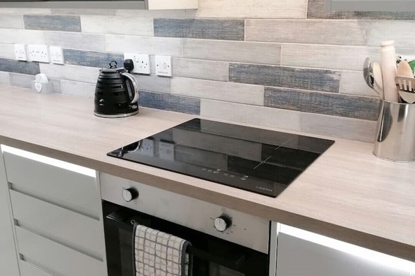 Refrigerador, microondas, horno, placa de cocina