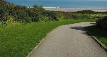 Getaway Cottage on The Bay, Filey.
Dog Friendly, Beach, Free Amenities On Site.