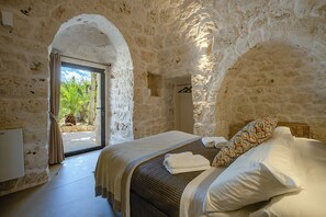 4 chambres, fer et planche à repasser, Wi-Fi, draps fournis