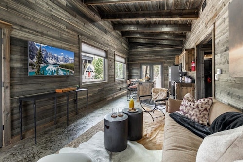 Blue wing Oasis/ Cozy Cabin/ World class Fishing / Fire pit/ BBQ