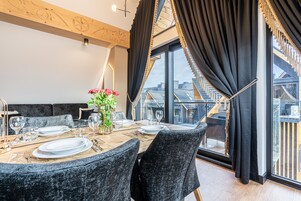 迷你吧（备有免费物品）、客房内保险箱、隔音、婴儿床