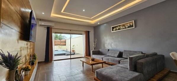 Living area - Résidence le Mirifique - Apaprtment 2 (Kribi)