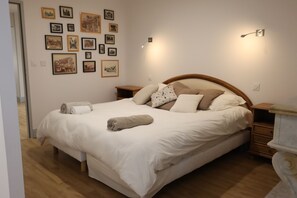 4 bedrooms, iron/ironing board, WiFi, bed sheets - Gite Ladeveze (Nérac)