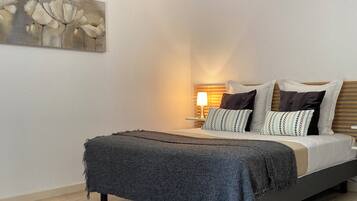 Comfort Studio Suite, 1 Queen Bed, Garden View | 1 bedroom, free WiFi