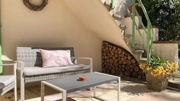 Comfort Twin Room, Garden View | Terrace/patio