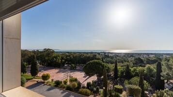 Habitación con 2 camas individuales, vista al mar | Wifi gratis y ropa de cama