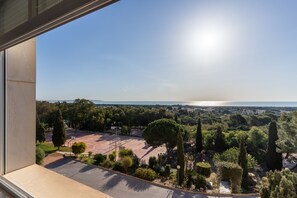 واي فاي مجانًا وملاءات أسرّة