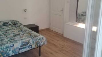 Business Double Room Single Use, Garden View