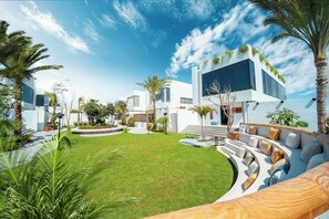 Villa with Private Pool | Két bảo mật tại phòng, bàn ủi/dụng cụ ủi quần áo 