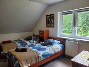 5 chambres, fer et planche à repasser, draps fournis