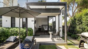 Outdoor dining - Studio One | Single Level Luxe Retreat Opp Beach (Mount Martha)