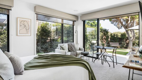 1 bedroom, iron/ironing board, travel cot, free WiFi - Studio One | Single Level Luxe Retreat Opp Beach (Mount Martha)