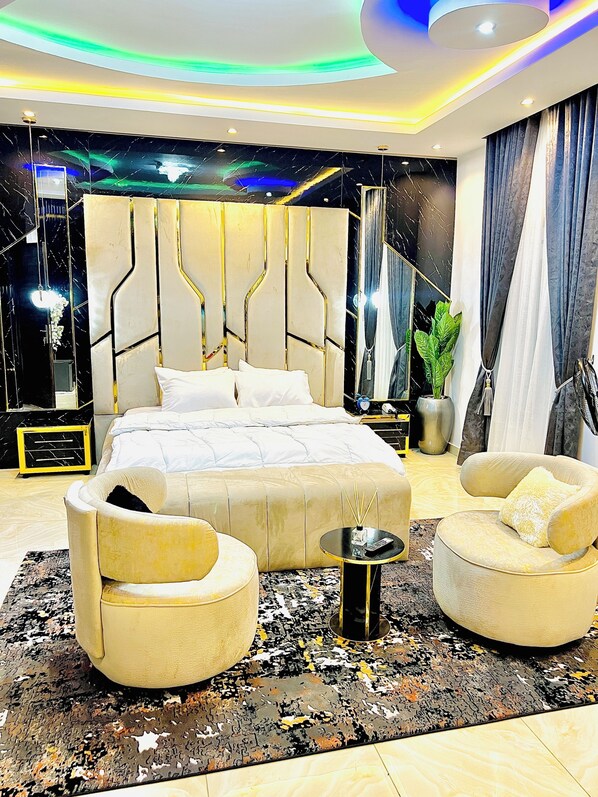 3 chambres, fer et planche à repasser, Wi-Fi, draps fournis