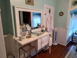 Interior - Fine accommodations with a bit of fun! Visit The Tina Marie, Southern Pines, NC (Southern Pines)