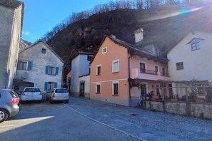 Third-party on-site parking