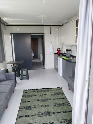 家庭公寓式客房 | 熨斗/熨板、免费 WiFi、床单