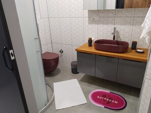 Elite Apartment | Bathroom | Hair dryer, towels, soap, shampoo - Ceviz Pansiyon  (Sinop)