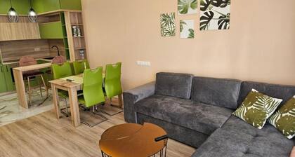 Dilyanka Apartments top location Ferienwohnung mit Terrasse