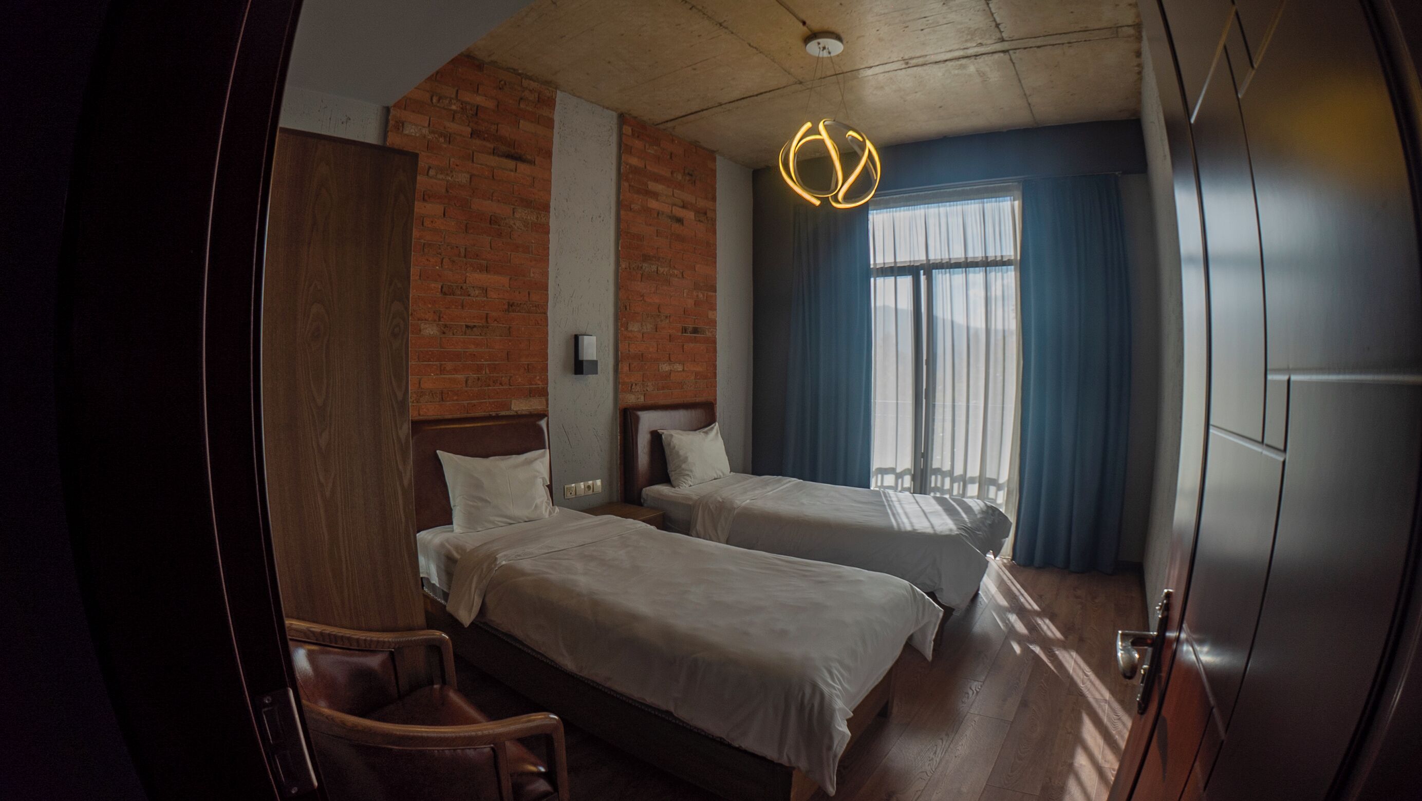 客房内保险箱、隔音、熨斗/熨板、免费 WiFi