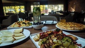 Daily full breakfast for a fee - Tm Apart Hotel (Tbilisi)