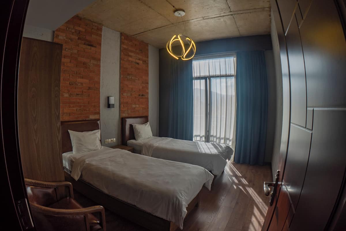 2 slaapkamers, een kluis op de kamer, geluiddichte muren