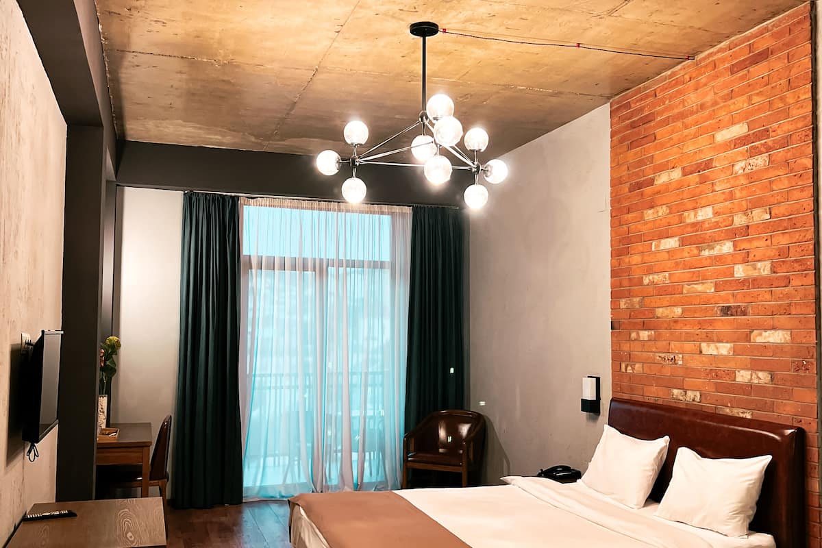 2 bedrooms, in-room safe, soundproofing, iron/ironing board