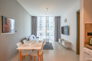 Living area - Yogi - Unwind in this 1BR at Sobha Creek Vistas Reserve (Dubai)