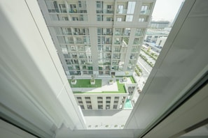 Room - Yogi - Unwind in this 1BR at Sobha Creek Vistas Reserve (Dubai)
