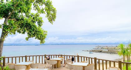 2-Bedroom Apartment; Beach & Pool Access ; Near Airport