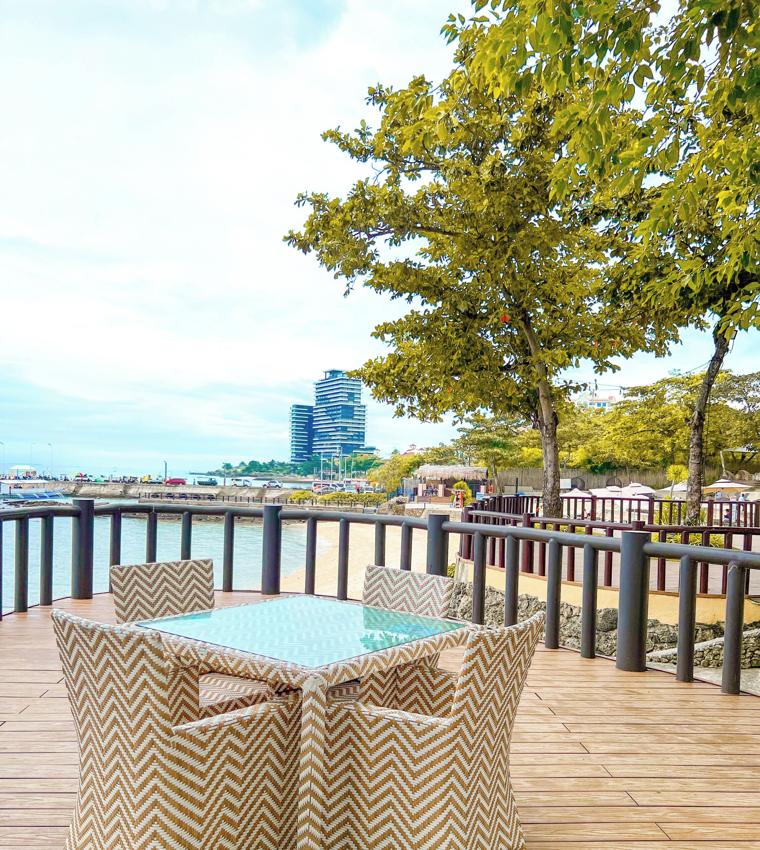 屋外ダイニングエリア