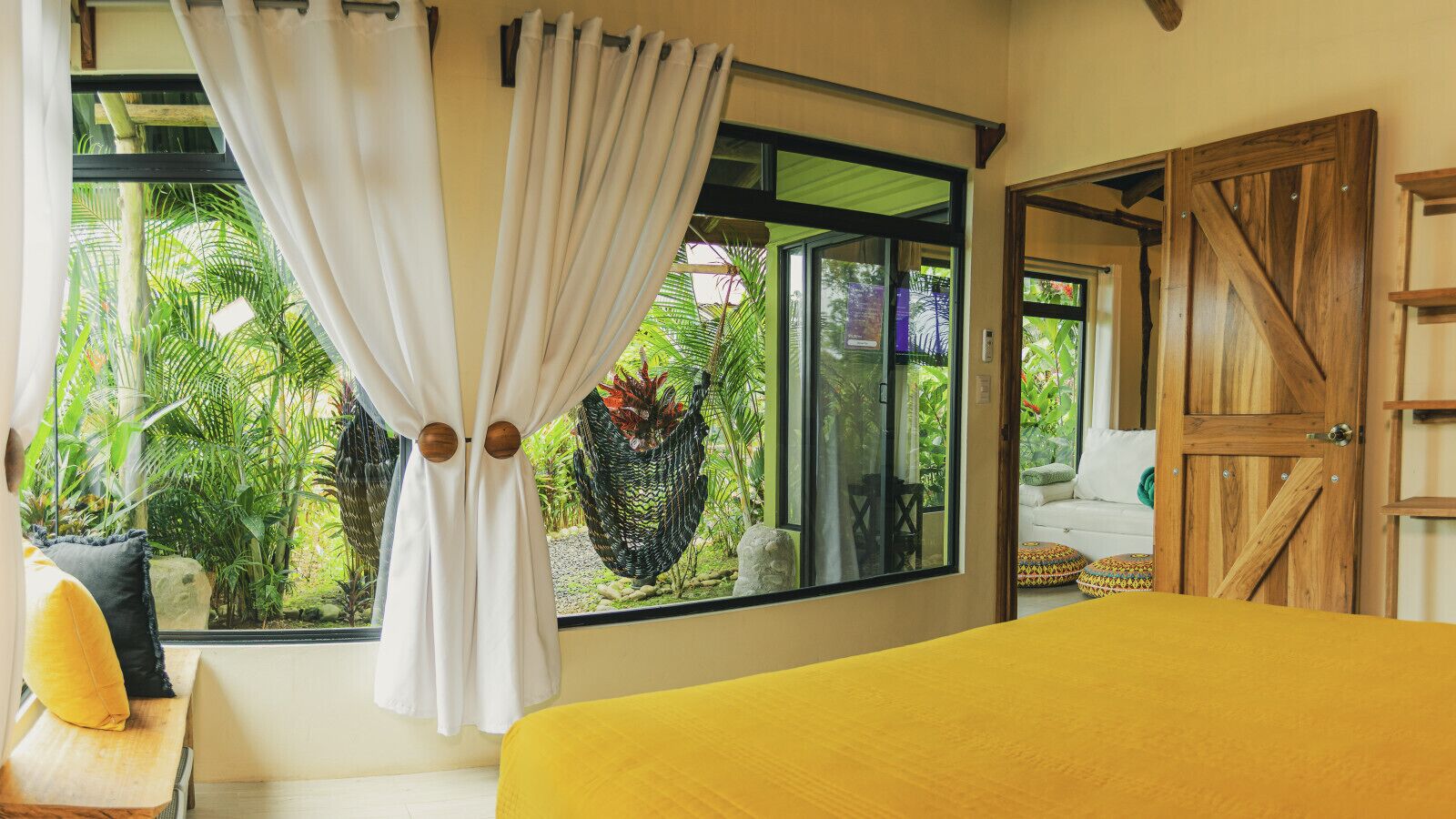 3 bedrooms, travel crib, free WiFi, bed sheets