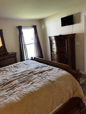 2 chambres, fer et planche à repasser, Wi-Fi gratuit, draps fournis