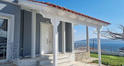 Excellent view.Three minutes from the sea.Blue and crystal Aegean waters.