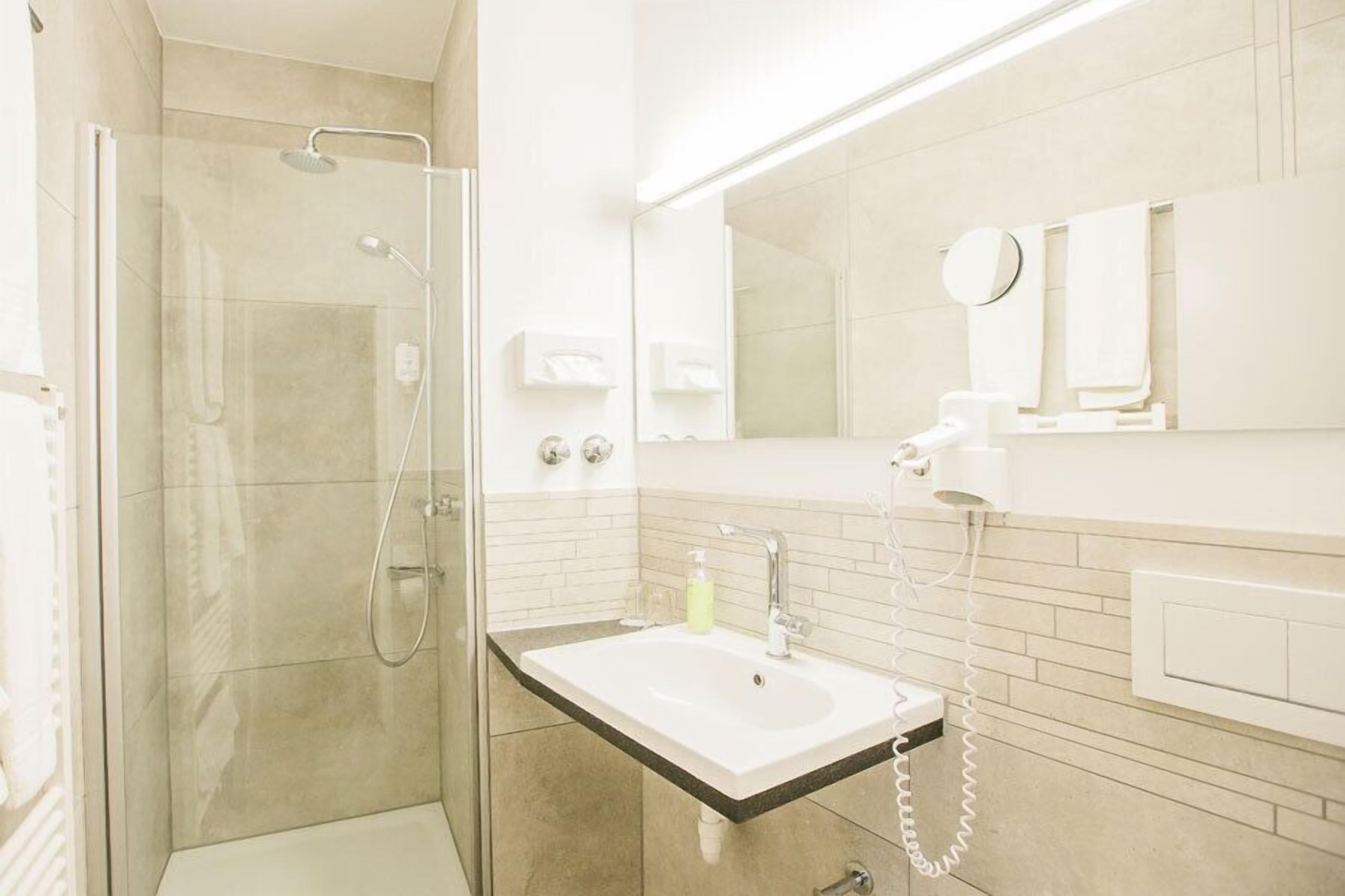 Comfort-Doppelzimmer, 1 King-Bett, Nichtraucher, mit Bad | Badezimmer