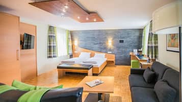 Comfort-Doppelzimmer, 1 King-Bett, Nichtraucher, mit Bad | Zimmersafe, Schreibtisch, laptopgeeigneter Arbeitsplatz