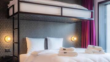 Free minibar, in-room safe, desk, free WiFi