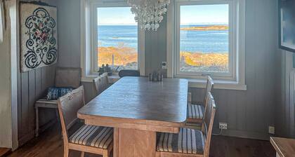 Nice home in Smøla with house sea view