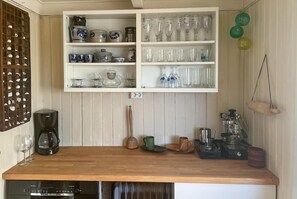 Fridge, microwave, dishwasher, coffee/tea maker