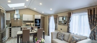 Luxury Lodge on White Cross Bay, lake Windermere