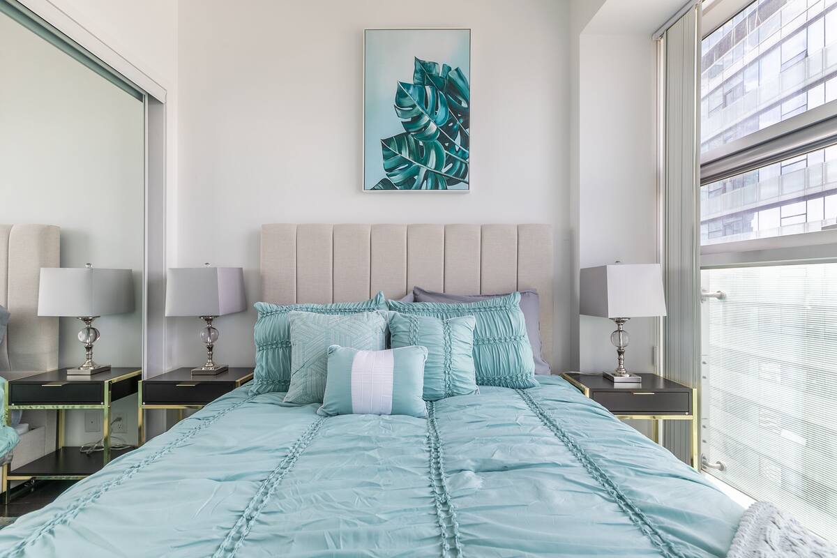 Premium-Apartment, 1 Schlafzimmer, Küche, Seeblick | Individuell dekoriert, individuell eingerichtet, Schreibtisch