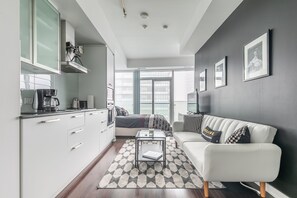 Living area - Gorgeous Downtown Apartments (Toronto)