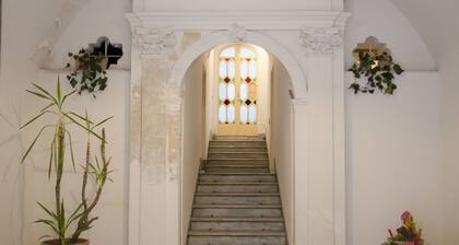 Dimora Delle Scale - Palazzo Barocco di Fine 800, con Vista Panoramica