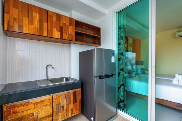 Mini-fridge, coffee/tea maker