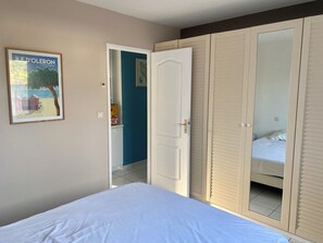 3 bedrooms, desk, iron/ironing board, free WiFi - Jolie Maison Familiale et Lumineuse à 100 Mètres de la Plage (La Brée-les-Bains)