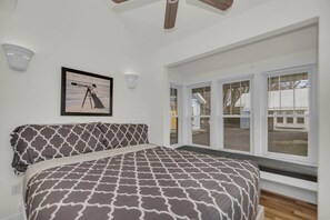 1 slaapkamer, een bureau, een strijkplank/strijkijzer, gratis wifi