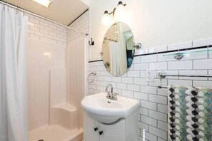 Hårtørrer, håndklæder