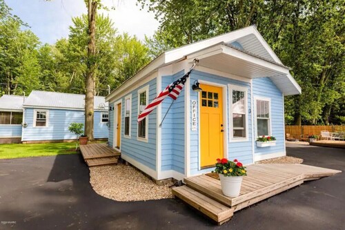 Heron's Nest I Paw Paw Lake Cottages I Michigan #3